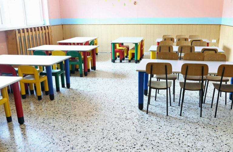 ¿Por qué es beneficioso externalizar el servicio de limpieza en colegios?