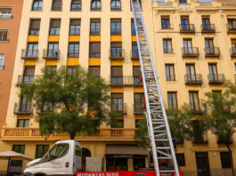 ¿Trabajas en un entorno urbano? Descubre cómo las grúas de tramos pueden simplificar tus tareas de elevación